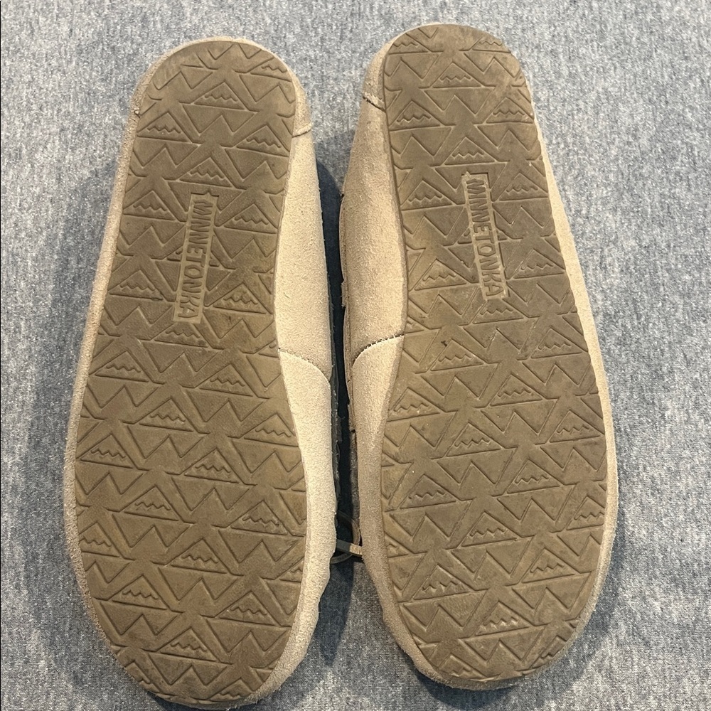 Minnetonka Allie Trapper moccasin style slippers. Women’s size 8 - Picture 5 of 10
